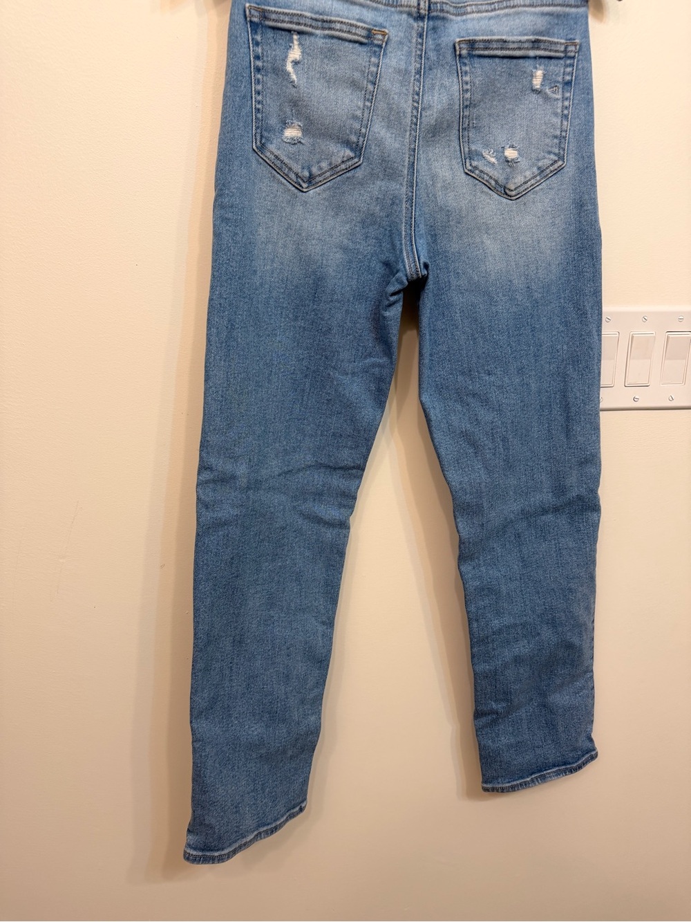 Hidden Jeans Light Blue Straight-Leg Crop Jeans - Women - Picture 9 of 13